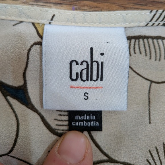 Cabi Blouse Long Sleeve S Floral V Neck Lightweight Yellow White Smocked Sleeve - Picture 5 of 10